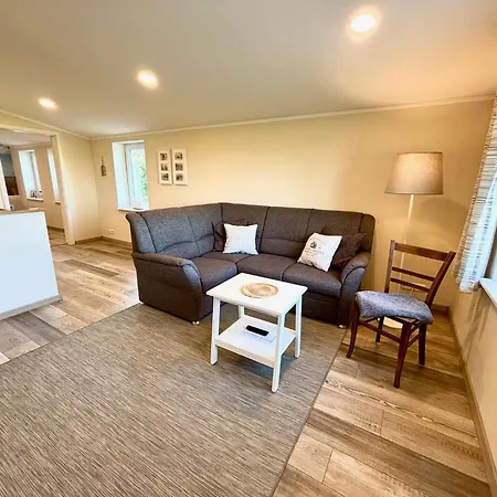 Ferienwohnung Kuehlungsborn 아파트