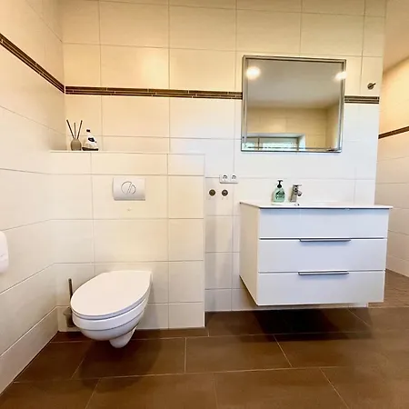 Ferienwohnung Kuehlungsborn 公寓 *
